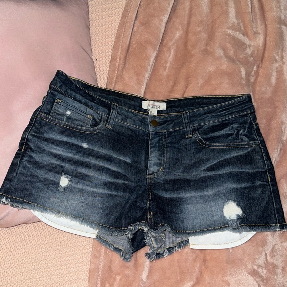 Forever 21 women’s jean shorts in size 30.